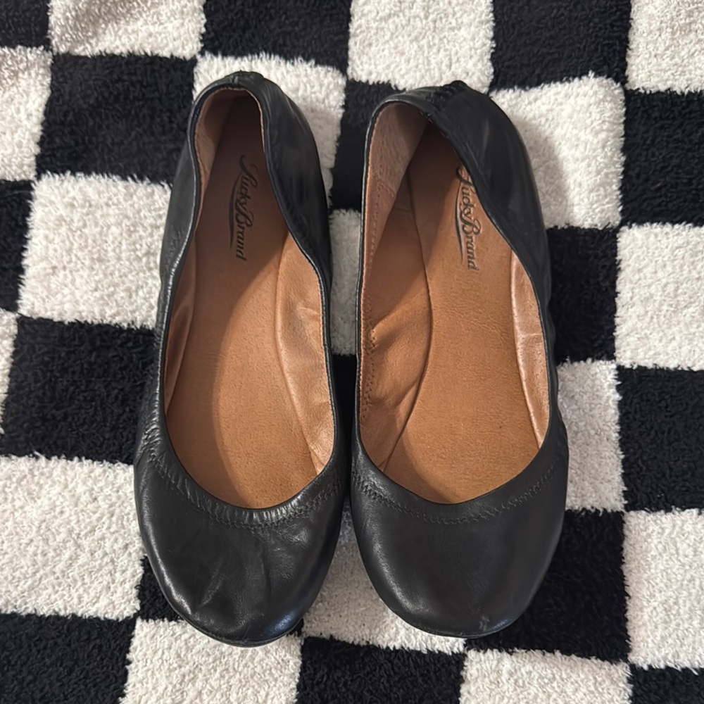 Lucky Brand black leather flats